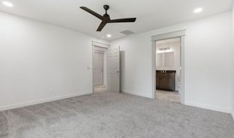 915 S Hudson Ave, Aurora, MO 65605