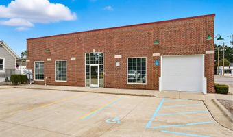218 S Main St, Almont, MI 48003