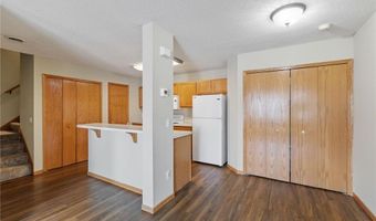 6434 158th St W 384, Apple Valley, MN 55124