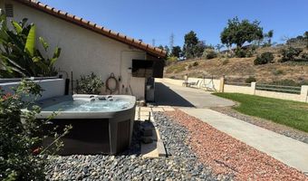 2605 Kauana Loa Dr, Escondido, CA 92029