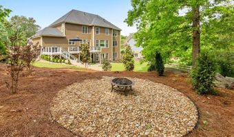 62 Applewood Ln, Acworth, GA 30101