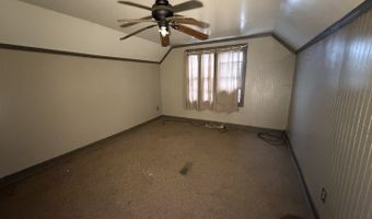 140 S 4th St, Albion, IL 62806