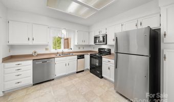 103 Pebble Creek Dr, Asheville, NC 28803