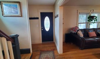 84 14th St, Bangor, ME 04401