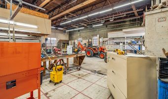 1567 Hammond St, Bangor, ME 04401