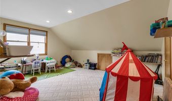 25 Fifth Ave, Amherst, NY 14221