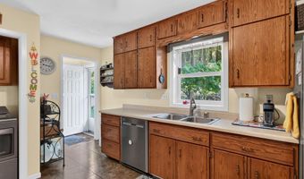 1424 Ash St, Alexandria, MN 56308