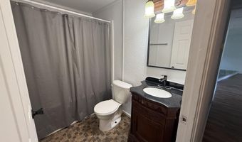 466 E Maple St, Berne, IN 46711