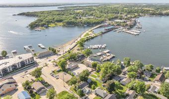 66 Gingles Dr, Arnolds Park, IA 51331