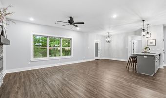 2444 Pleasant Willow Dr, Benton, AR 72015