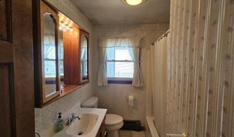 713 Mcgrath Pond Rd, Belgrade, ME 04917