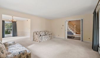 1909 N NICHOLAS St, Appleton, WI 54914