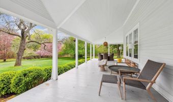 84 Indian Wells Hwy, Amagansett, NY 11930