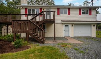 2205 Marquette Dr, Blakeslee, PA 18610