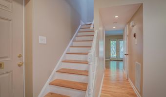 514 S HENRY St, Alexandria, VA 22314
