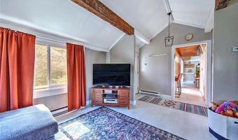 121 Jenckes Hill Rd, Lincoln, RI 02865