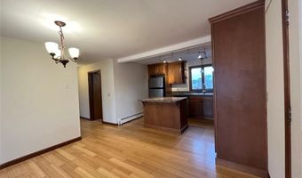 3 Buttonwood St 1, Bristol, RI 02809