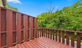 13322 Hiddendale Ln, Ballwin, MO 63021