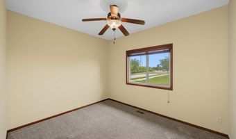805 NW Reinhart Dr, Ankeny, IA 50023