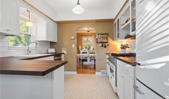 1019 Ash St, Alexandria, MN 56308