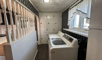 11 5th Ave W, Albia, IA 52531
