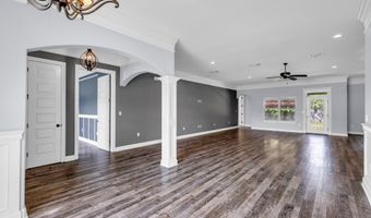 709 Champagne Dr, Biloxi, MS 39532