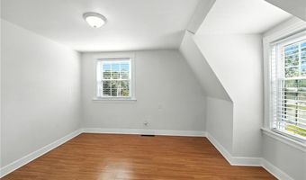 997 W SHORE Rd, Warwick, RI 02889