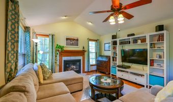 5 Warwick Ln, Athens, OH 45701