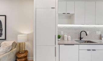 733 8TH St SE 302, Washington, DC 20003
