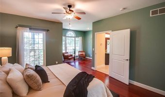 105 Lake Dr, Alton, IL 62002