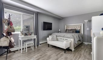 2642 N Windsor Dr 102, Arlington Heights, IL 60004