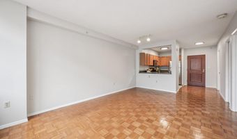 7111 WOODMONT Ave 814, Bethesda, MD 20815