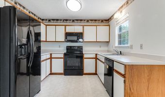 2931 Stonewater Dr, Albany, GA 31721