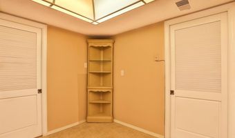 922 N Claytonbrook Dr 1, Ballwin, MO 63011