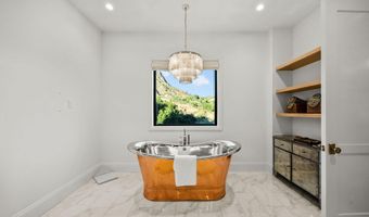 2116 Shadow Creek Dr, Agoura Hills, CA 91301