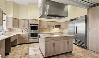 842 W Warwick Dr, Alma, MI 48801