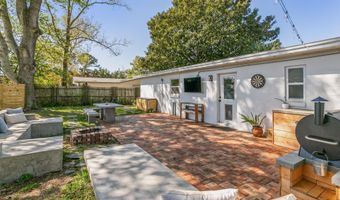 451 SARGO Rd, Atlantic Beach, FL 32233
