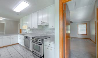 112 River Oaks Dr, Bainbridge, GA 39819