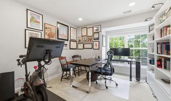 705 N ASHTON St, Alexandria, VA 22312