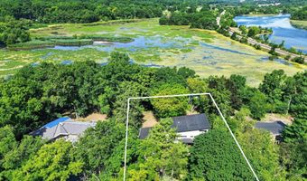4061 Thornoaks Dr, Ann Arbor, MI 48104