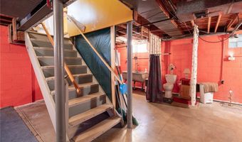 1074 N Main St, Akron, OH 44310