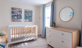 14 Lee Ave, Newport, RI 02840