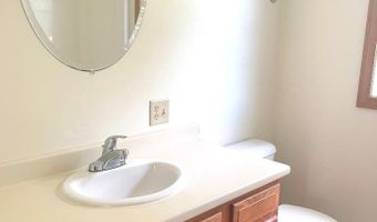 9 Crate Ln, Canaan, NH 03741
