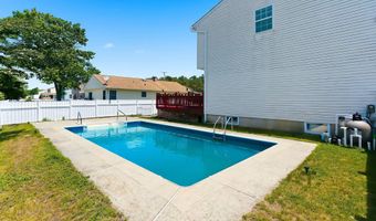 16 Cherry St, Beachwood, NJ 08722