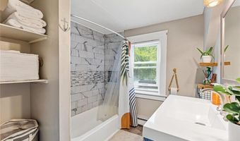 27 Dean Ave, Johnston, RI 02919