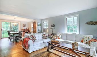 44 Washington Rd, Barrington, RI 02806