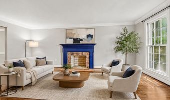3802 IVANHOE Ln, Alexandria, VA 22310
