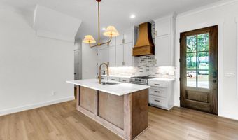 67 Cove Cir, Alexander City, AL 35010