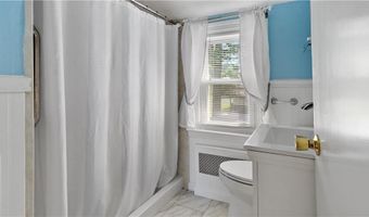 29 Cormier Rd, Lincoln, RI 02865