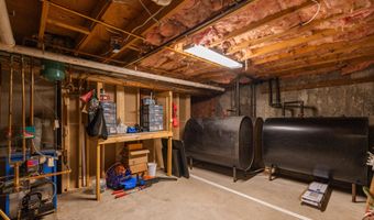 648 Beech Hill Rd, Auburn, ME 04210